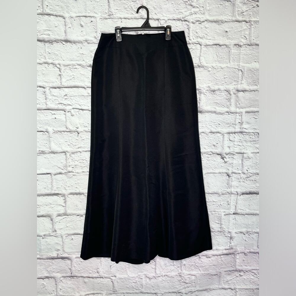 Ann Taylor black ball gown back pleat skirt size 6